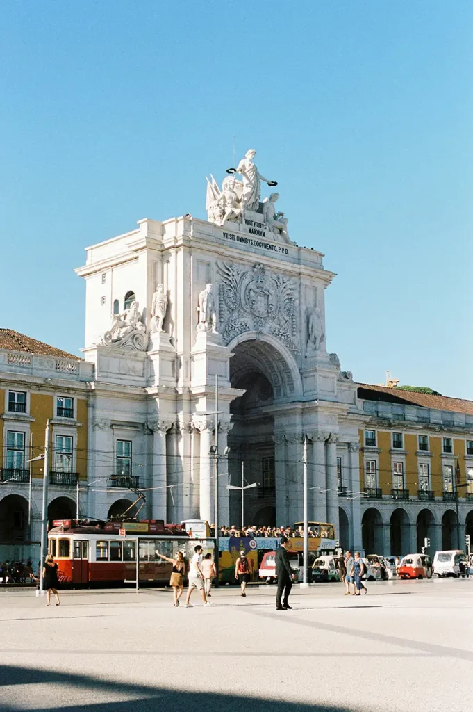 Wild Walkers Tours - Lisbon Comercio Square 2 Wild Walkers Tours - Lisbon Comercio Square 2