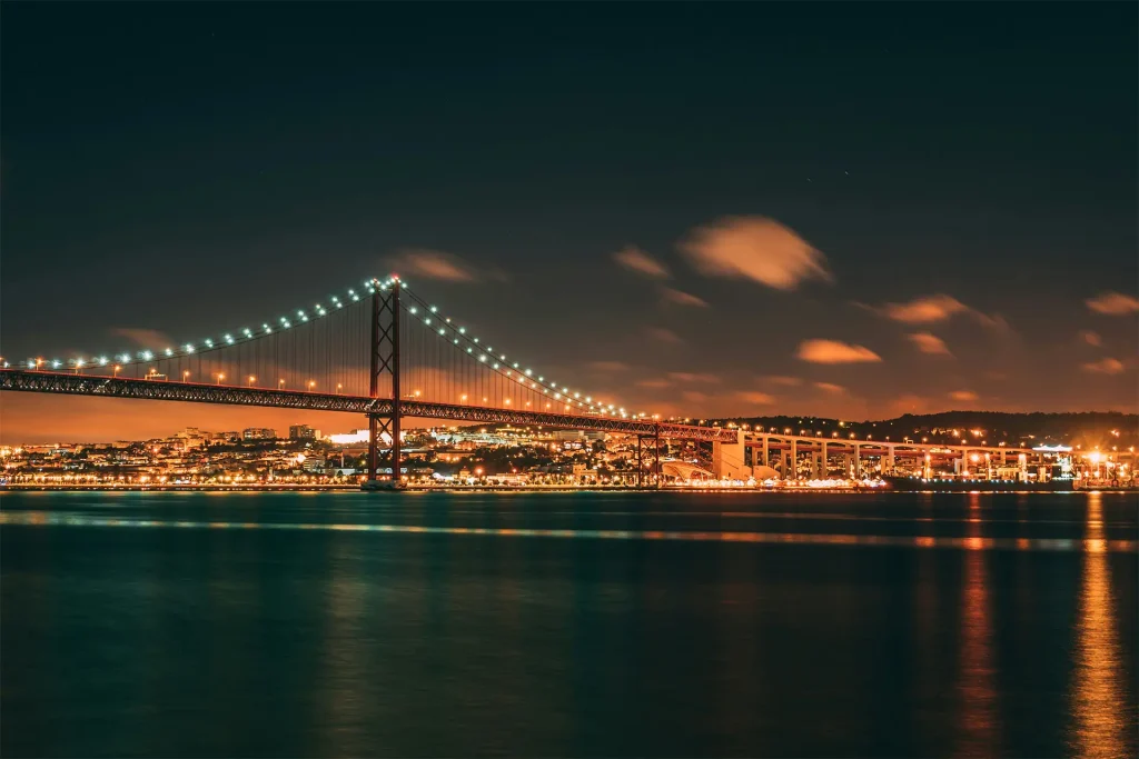 Wild Walkers Tours - Lisbon Night 25 Abril Bridge Wild Walkers Tours - Lisbon Night 25 Abril Bridge